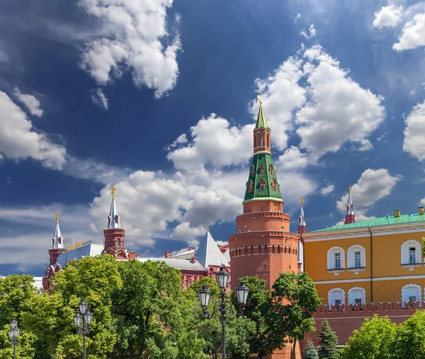 Vista Del Kremlin Sobre Fondo Nuboso Moscú Rusia Vista Más —  Fotos de Stock