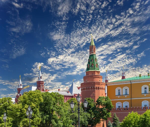 Vista Del Kremlin Sobre Fondo Nuboso Moscú Rusia Vista Más —  Fotos de Stock