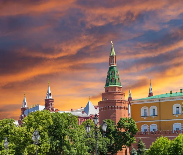 Utsikt Kreml Vakker Himmel Med Skyer Før Solnedgang Moskva Russias – stockfoto