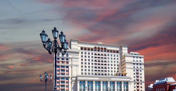 Four Seasons Hotel Hotel Moskva Homlokzata Manege Tértől Egy Gyönyörű — Stock Fotó