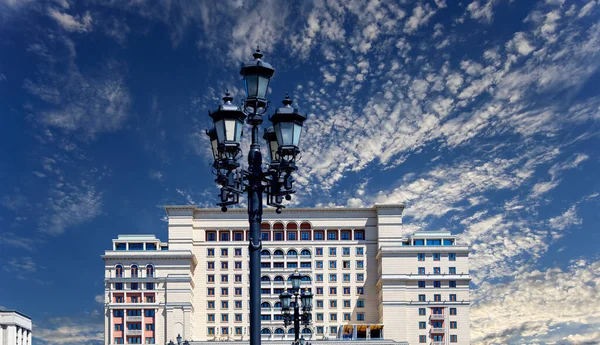 Fasada Hotelu Four Seasons Hotel Moskva Manege Square Tle Chmury — Zdjęcie stockowe