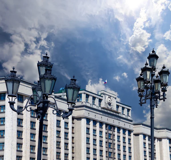 Edifício Duma Estatal Assembleia Federal Federação Russa Contexto Nuvem Moscou — Fotografia de Stock