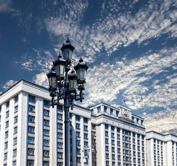 Edifício Duma Estatal Assembleia Federal Federação Russa Contexto Nuvem Moscou — Fotografia de Stock