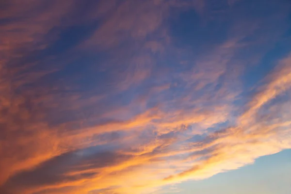 Vacker Himmel Med Moln Före Solnedgången Eldig Orange Solnedgång Himmel — Stockfoto