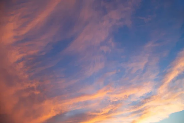 Vacker Himmel Med Moln Före Solnedgången Eldig Orange Solnedgång Himmel — Stockfoto