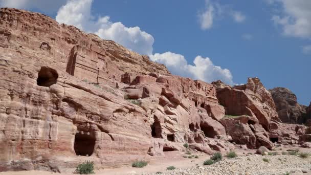 在云彩飘扬的背景下 中东是约旦的象征 也是约旦游客最多的旅游胜地 Petra自1985年以来一直是联合国教科文组织的世界遗产 — 图库视频影像