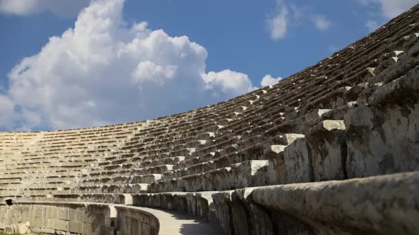Αμφιθέατρο Στο Jerash Gerasa Antiquity Φόντο Κινούμενα Σύννεφα Πρωτεύουσα Και — Αρχείο Βίντεο