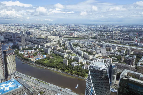 공중에서 모스크바 중심부의 관측선 갑판에서 바라본 러시아 비즈니스 — 스톡 사진
