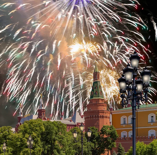 Fogos Artifício Sobre Kremlin Moscou Durante Dia Vitória Segunda Guerra — Fotografia de Stock