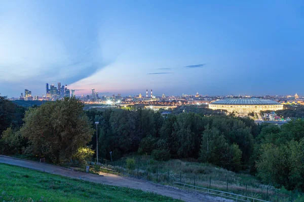 Pohled Centrální Moskvu Vrabčích Kopců Nebo Vorobyovy Krvavé Vyhlídkové Plošiny — Stock fotografie