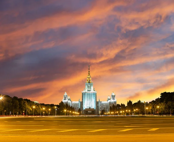 Ломоносовський Московський Державний Університет Горобельних Пагорбах Тлі Прекрасного Заходу Сонця — стокове фото