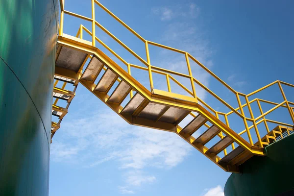 工业阶梯公司 户外行业楼梯 — 图库照片
