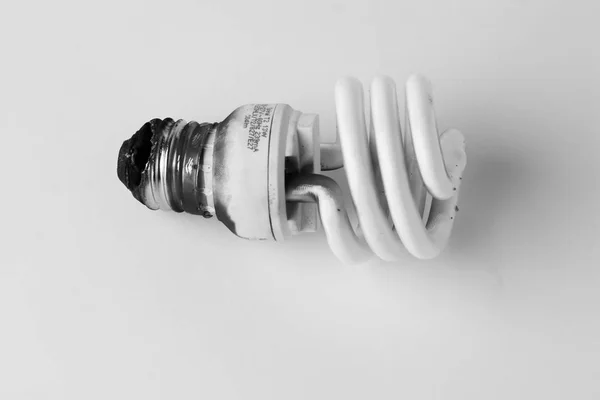 Lâmpada Queimada Isolada Branco — Fotografia de Stock
