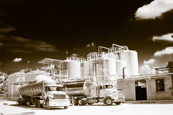 Industrie Chimique Réservoir Stockage Camion Citerne Dans Usine Industrielle — Photo