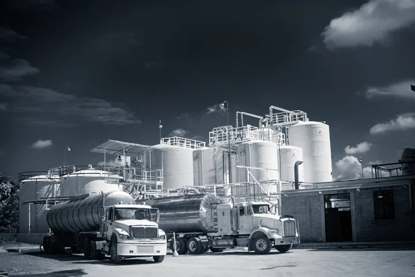 Хімічна Промисловість Резервуари Горизонтальні Або Вантажівку Танкера Індустріальному — стокове фото