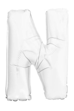 Beyaz harf N şişme helyum balonu üzerinde beyaz izole yapılmış