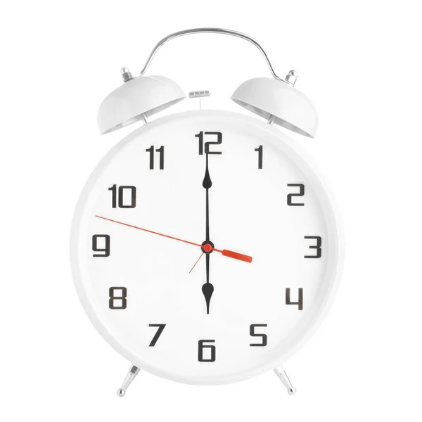 Weißer Wecker, der sechs Uhr auf weißem Hintergrund zeigt — Stockfoto