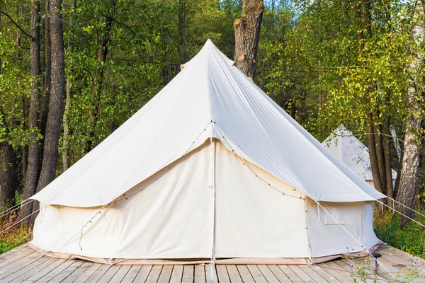 Canvas glamping tent at forest — Stock Photo, Image