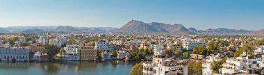Güzel panoramik Udaipur şehir Rajastan, Hindistan.