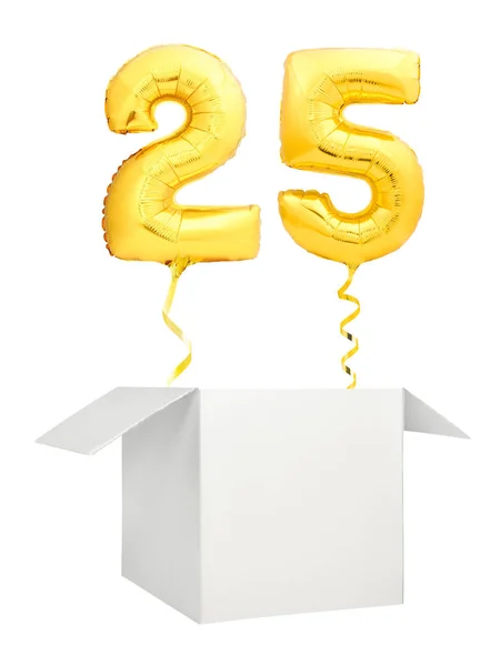 Número dorado veinticinco globo volando fuera de caja blanca en blanco aislado sobre fondo blanco — Foto de Stock