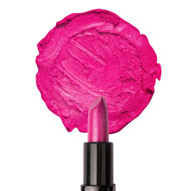 Beyaz bir arkaplanda izole edilmiş ruj izli pembe ruj.