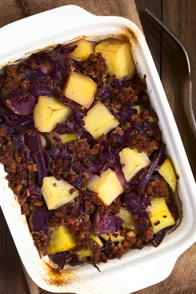 Baked Red Cabbage Apple Mincemeat Potato Casserole Dish Photographed Overhead — Stock Photo, Image