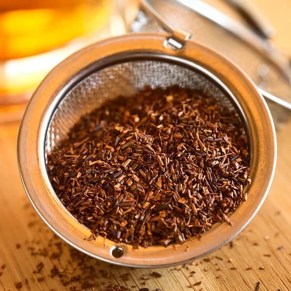 Rooibos Kräutertee Sieb Mit Frisch Zubereitetem Tee Rücken Fotografiert Mit — Stockfoto