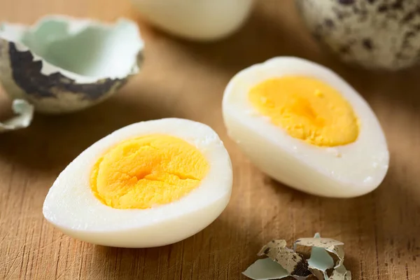Hard Boiled Quail Egg Halves Egg Shells Wooden Board Photographed — Stock Photo, Image