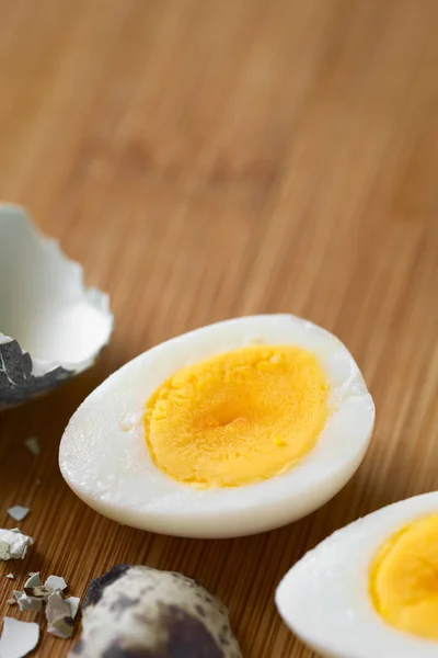 Hard Boiled Quail Egg Halves Egg Shells Wooden Board Photographed — Stock Photo, Image