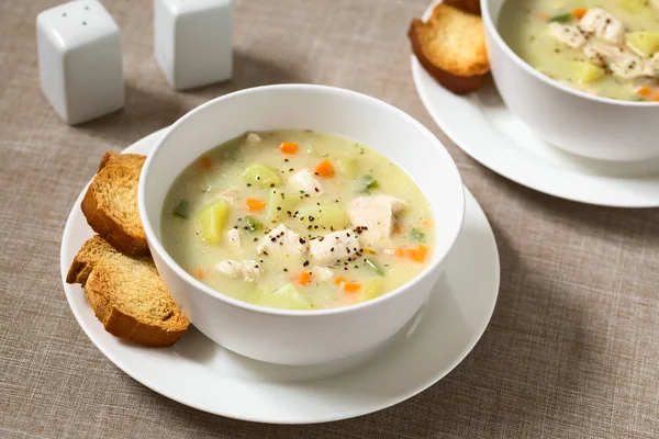 Sopa Frango Torta Batata Com Pimentão Verde Cenoura Tigelas Com — Fotografia de Stock