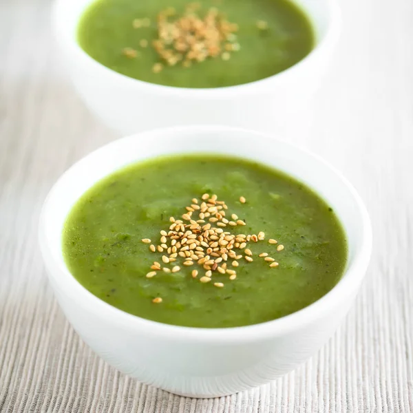 Fresh Cream Zucchini Soup Toasted Sesame Seeds Top Served Bowls — Stock Photo, Image