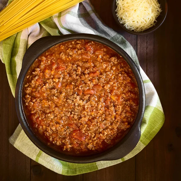 Molho Bolonhesa Caseiro Feito Tomate Fresco Cebola Cenoura Alho Carne — Fotografia de Stock