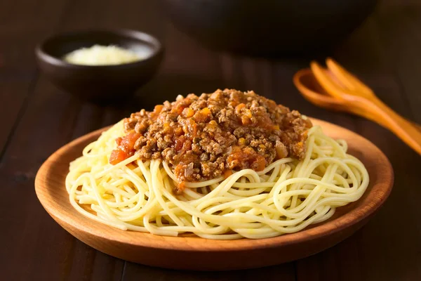 Espagueti Con Salsa Boloñesa Casera Hecho Tomate Fresco Picadillo Cebolla — Foto de Stock