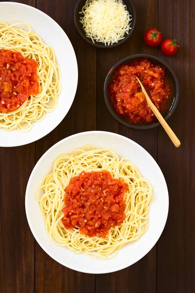 Espaguetis Italianos Tradicionales Allá Marinara Espaguetis Con Salsa Tomate Cuencos —  Fotos de Stock