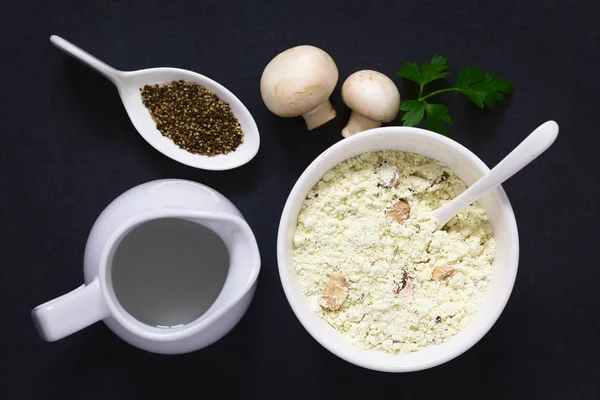 Poudre Instantanée Soupe Aux Champignons Dans Bol Avec Eau Poivre — Photo