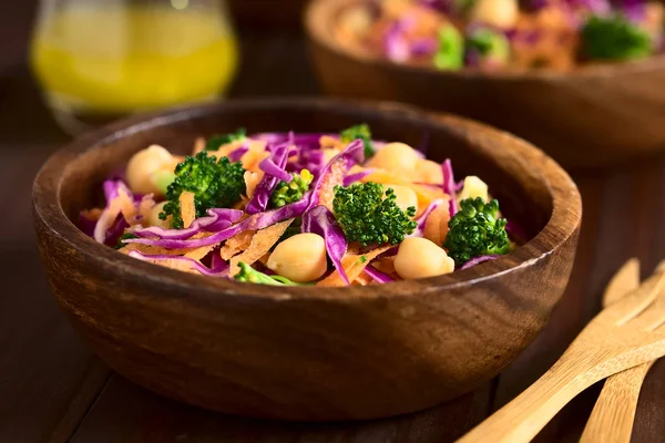 Fresh Red Cabbage Chickpea Carrot Broccoli Salad Wooden Bowls Photographed — Stock Photo, Image