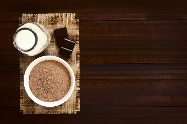 Bevanda Cacao Cioccolato Polvere Ciotola Con Bottiglia Latte Sul Lato — Foto Stock