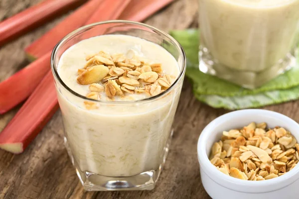 Refreshing Rhubarb Yogurt Smoothie Topped Homemade Oatmeal Almond Granola Served — Stock Photo, Image