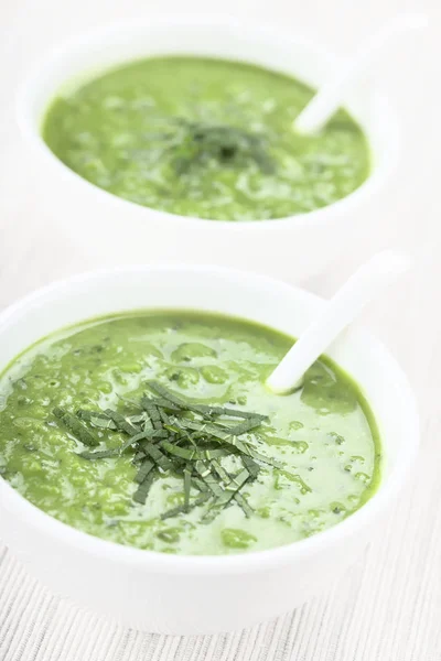 Fresh Homemade Cream Green Pea Mint Soup Bowls Garnished Stripes — Stock Photo, Image