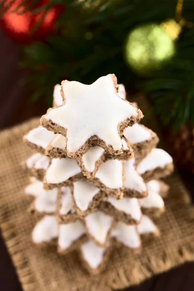 Traditional German Zimtsterne Cinnamon Stars Christmas Cookies Made Ground Almonds — Stock Photo, Image