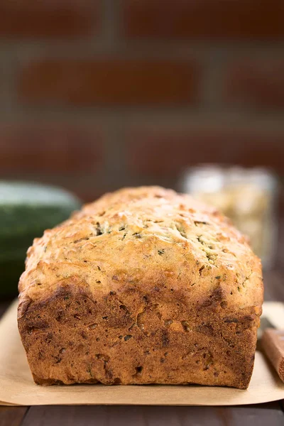 Rolo Abobrinha Caseira Fresca Pão Rápido Noz Foco Seletivo Foco — Fotografia de Stock