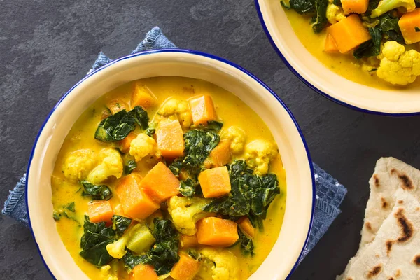 Homemade Indian Vegetarian Cauliflower Pumpkin Spinach Curry Bowls Fresh Homemade — Stock Photo, Image