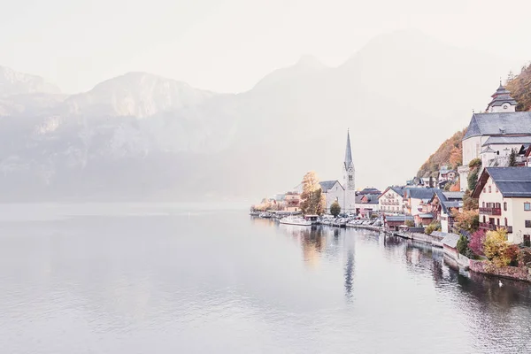 Splendida Vista Autunnale Verso Soleggiato Calmo Villaggio Hallstatt Sull Idilliaco — Foto Stock