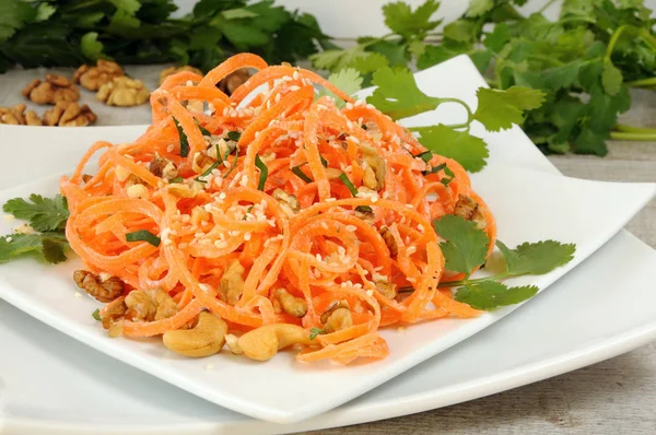 Carrot Ribbon Salad Bathed Yoghurt Dressing Seasoned Fried Nuts Sesame — Stock Photo, Image