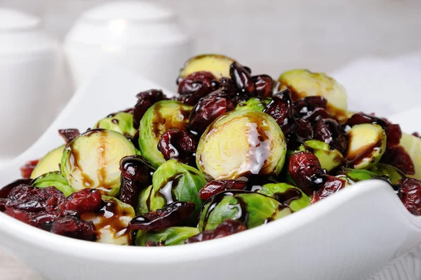 Salad Brussels Sprouts Dried Cranberries Balsamic Sauce — Stock Photo, Image