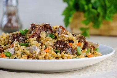 Et, sebze ve kızamık ile bulgur pilavı