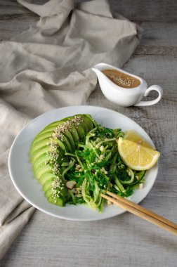 salatalık ve avokado salata chukka