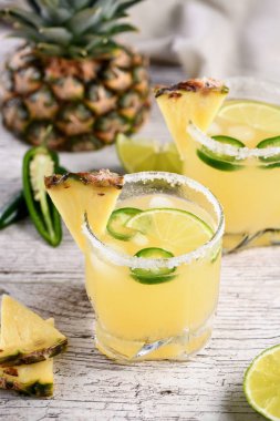 Jalapeno ile Ananas Margarita