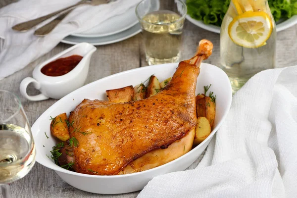 Roasted turkey leg — Stock Photo, Image