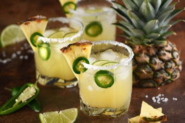 Jalapeno ile Ananas Margarita